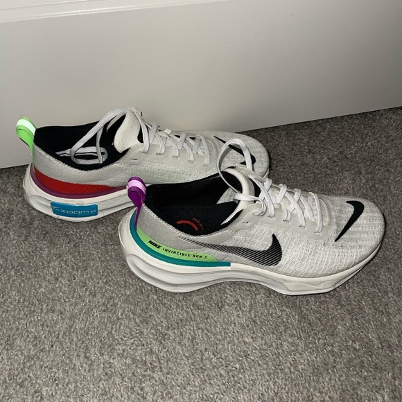 Nike invincible 3 colorful running shoes 💨 - Picture 2 of 6